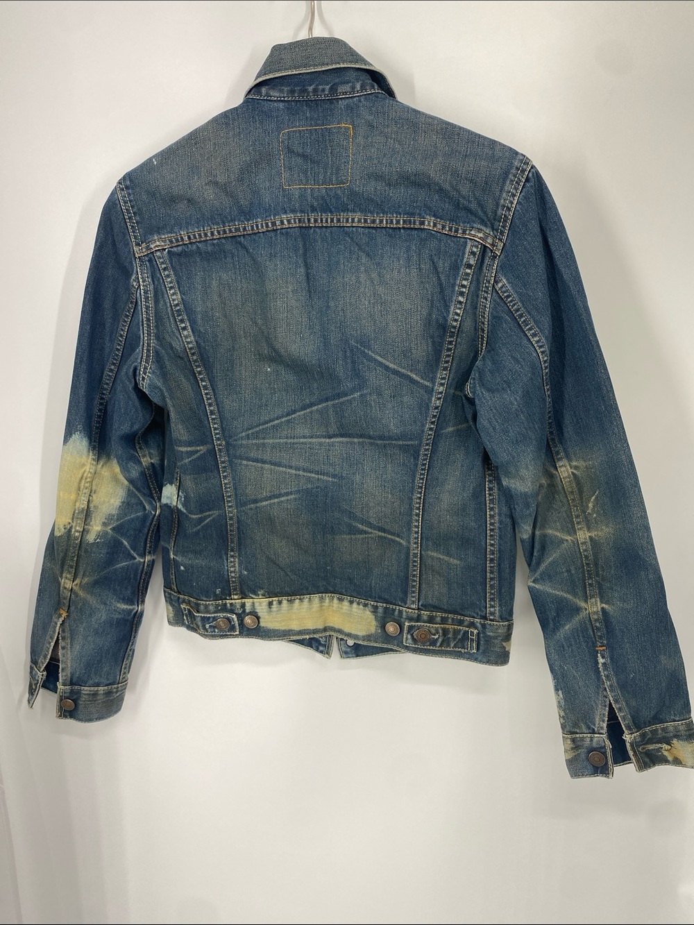 Levi’s Distressed Bleach Wash Denim Jacket Medium Cropped Trucker SZ M - Picture 7 of 7